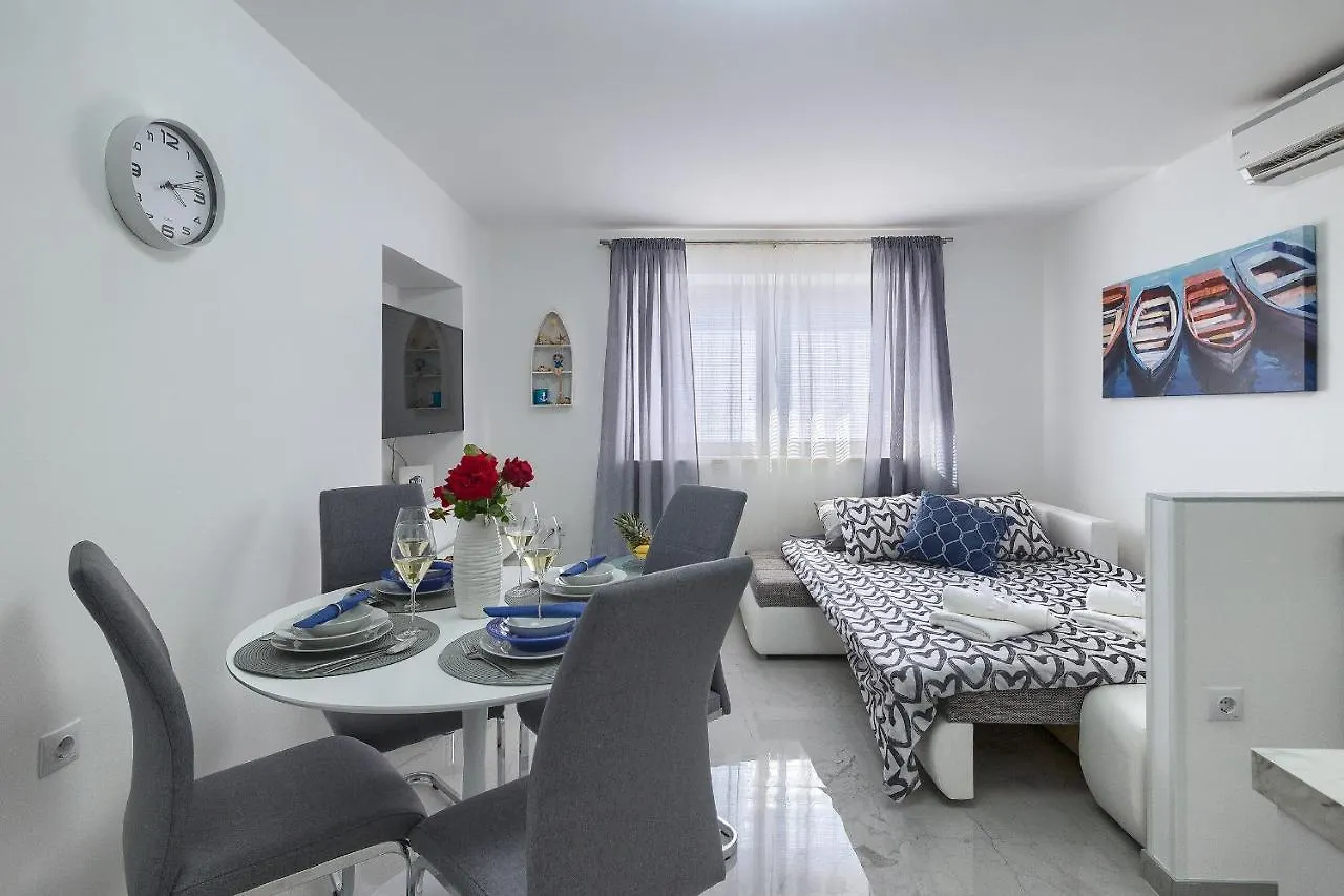 Studio Apartman Luka Pomer Apartment