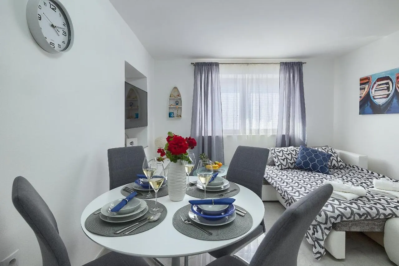 Studio Apartman Luka Pomer 0*,